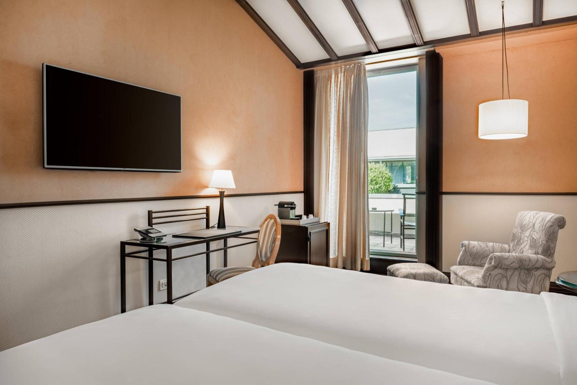 Ac Hotel Ciudad De Tudela By Marriott Bagian luar foto