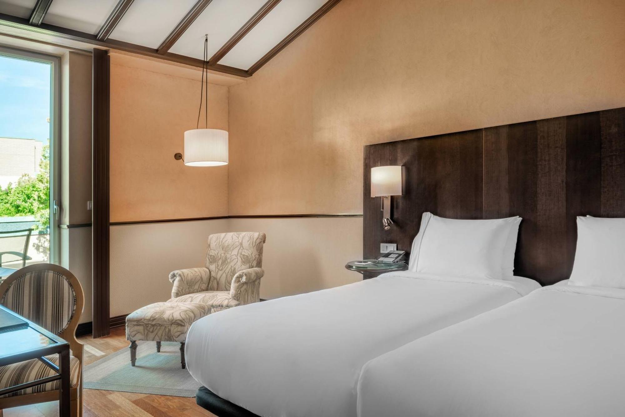 Ac Hotel Ciudad De Tudela By Marriott Bagian luar foto