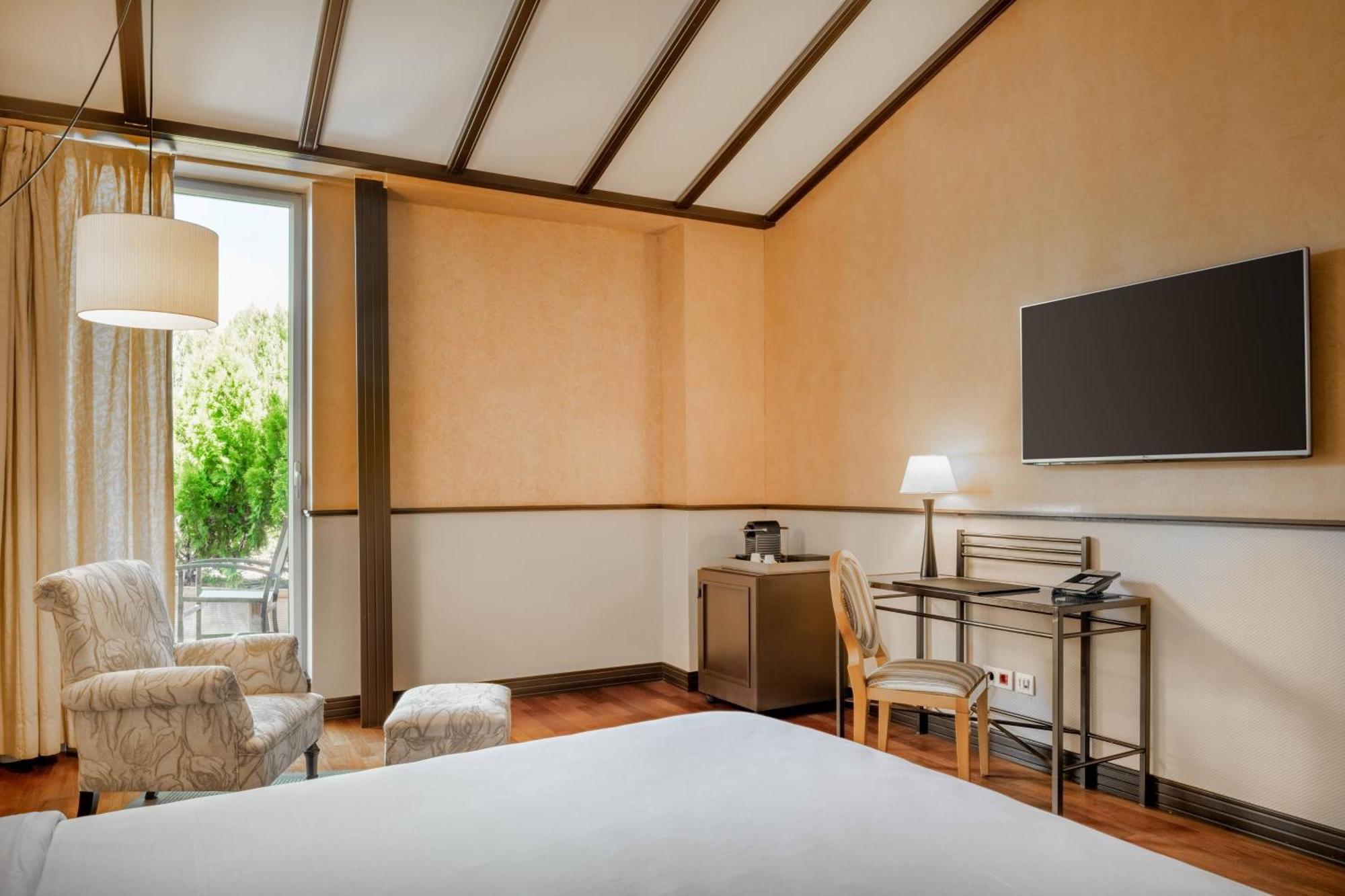 Ac Hotel Ciudad De Tudela By Marriott Bagian luar foto